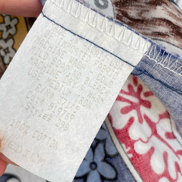 Hilo Hattie The Hawaiian Original Floral Surfboard Sleeveless Button Down Shirt - Picture 6 of 6